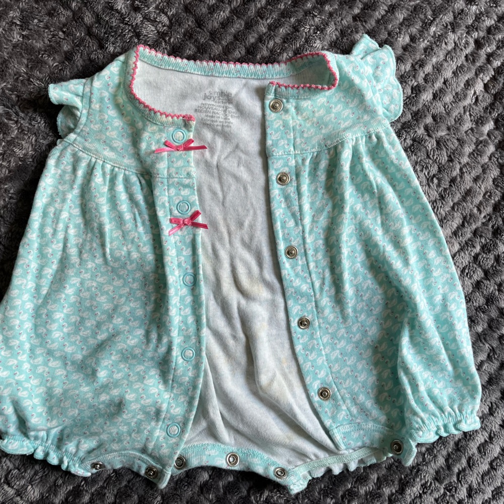 Newborn girl bodysuit set
